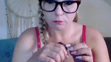 Luluangel2005 Live Cam Screenshot – 2025-08-19 07:42:35
