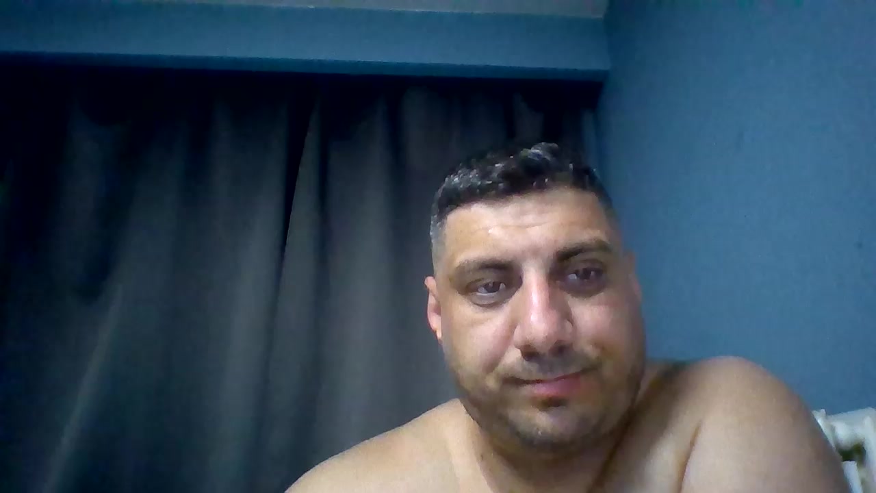 MIGUELDOMINGOS Live Cam Screenshot – 2025-08-15 00:19:23