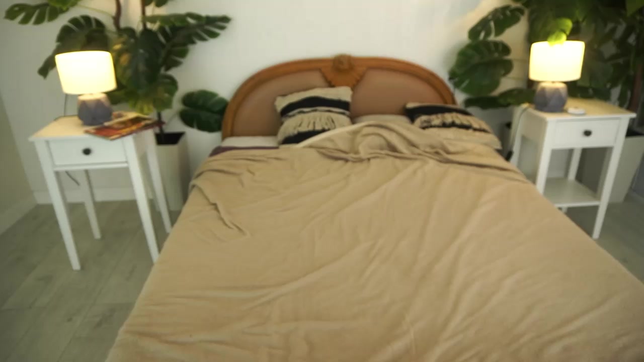 MagicPeachh Live Cam Screenshot – 2025-08-12 09:59:09