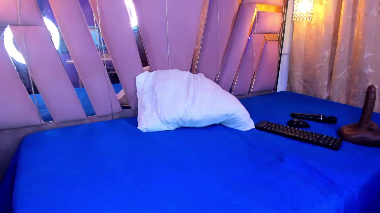 Mairys_ Live Cam Screenshot – 2025-08-22 00:34:27