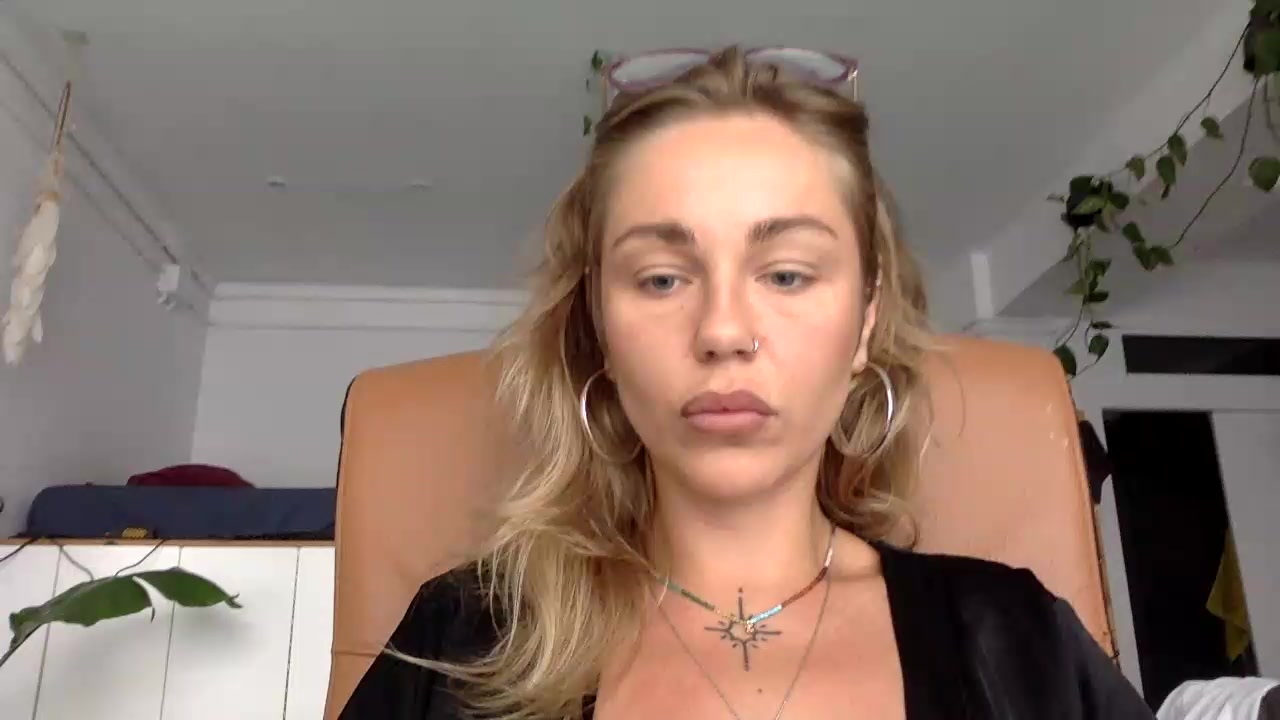 MalunaMoon Live Cam Screenshot – 2025-08-21 09:42:55