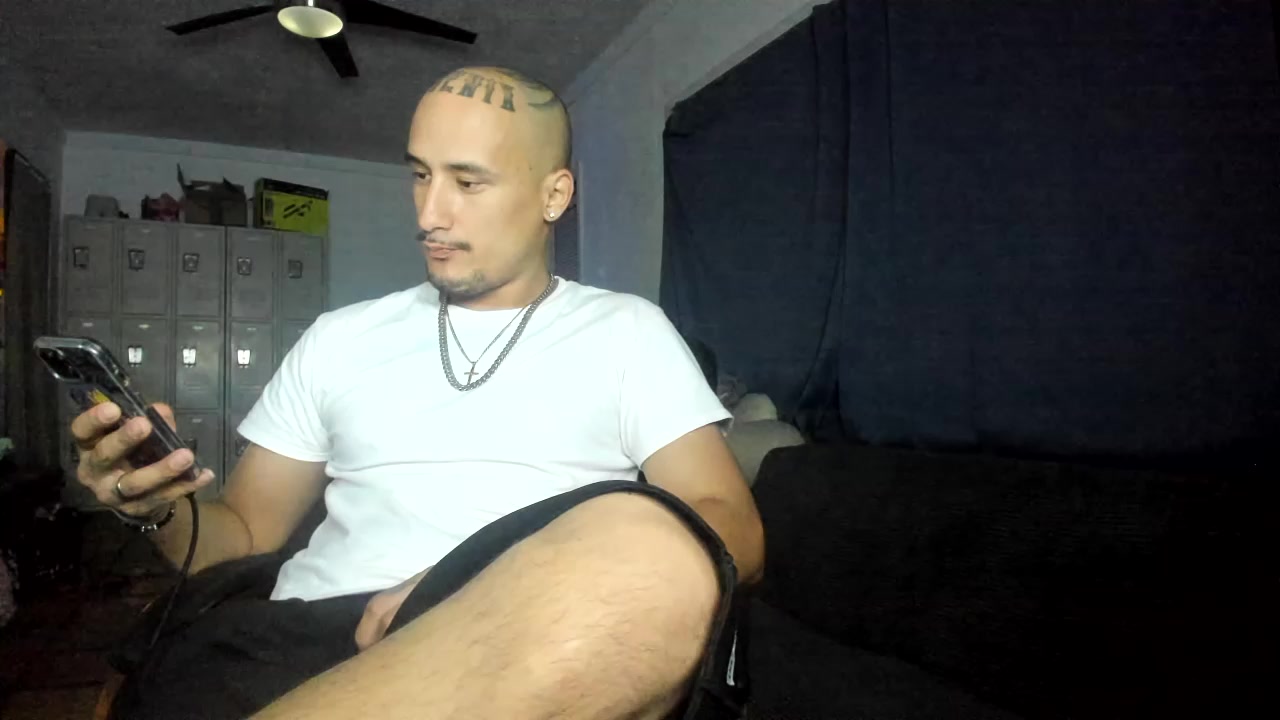 Mannnnnn Live Cam Screenshot – 2025-08-25 04:46:22