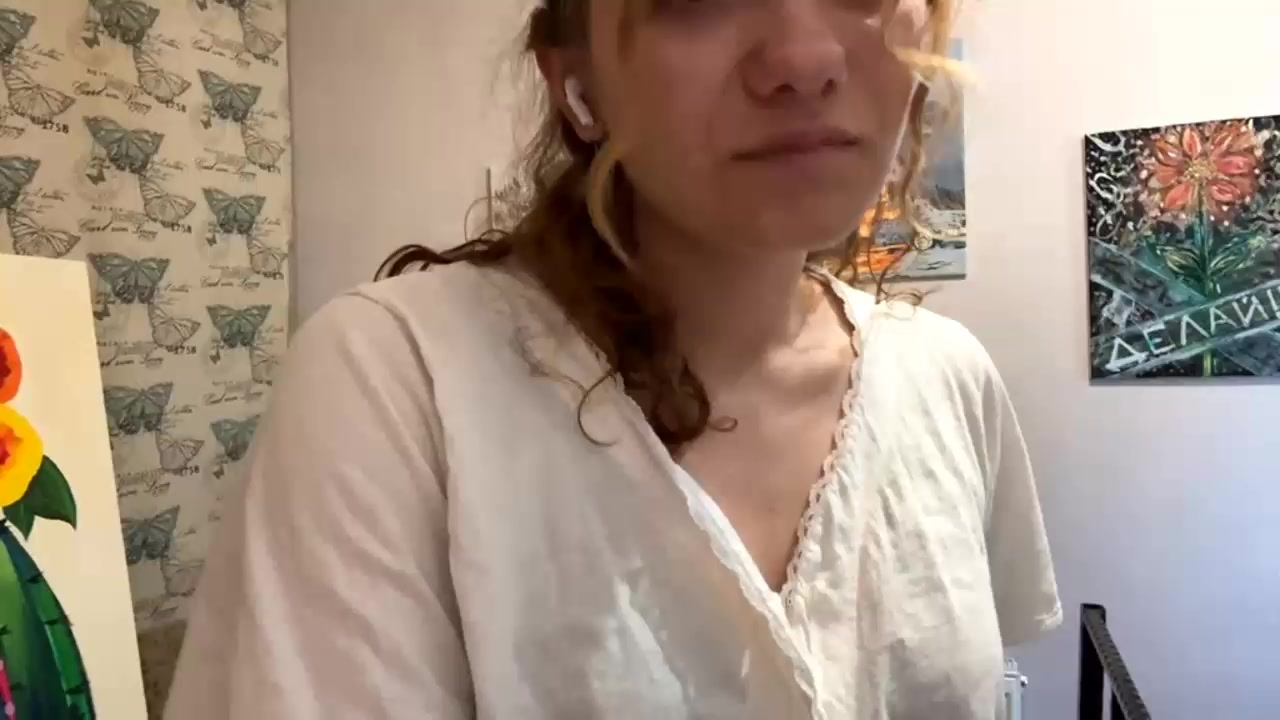MapleQuirin Live Cam Screenshot – 2025-08-04 10:10:43