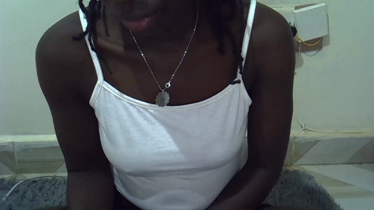Maqeila Live Cam Screenshot – 2025-08-14 18:32:26