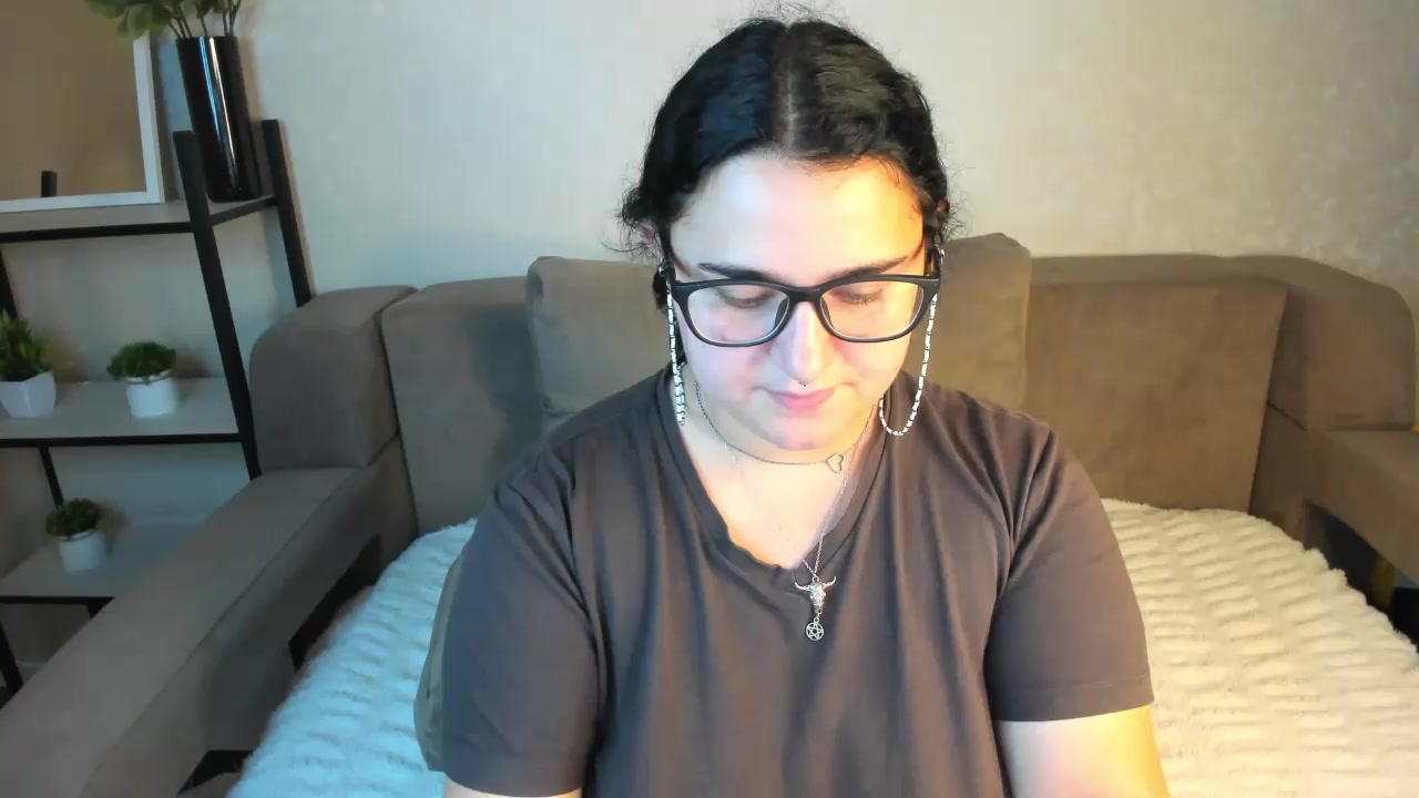 Margo_Demash Live Cam Screenshot – 2025-08-04 08:49:43