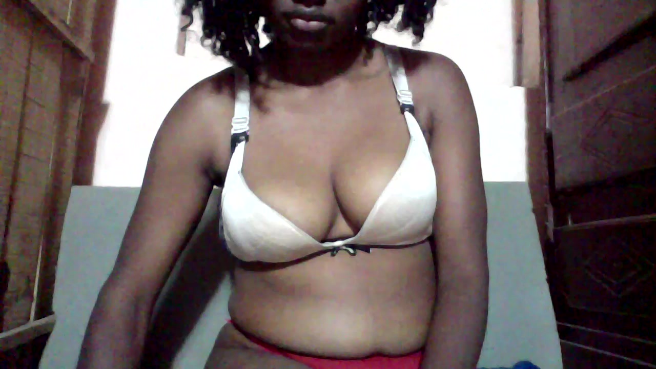 Marieanna1992 Live Cam Screenshot – 2025-08-05 08:14:43