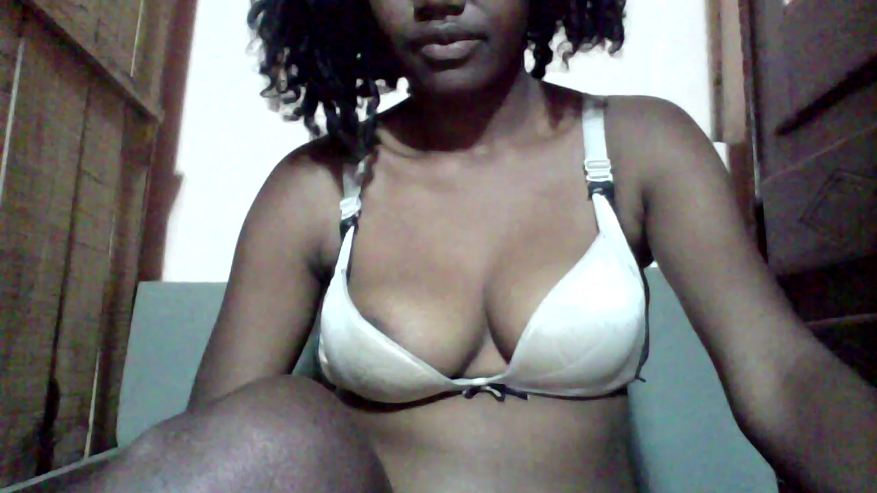Marieanna1992 Live Cam Screenshot – 2025-08-05 09:59:15