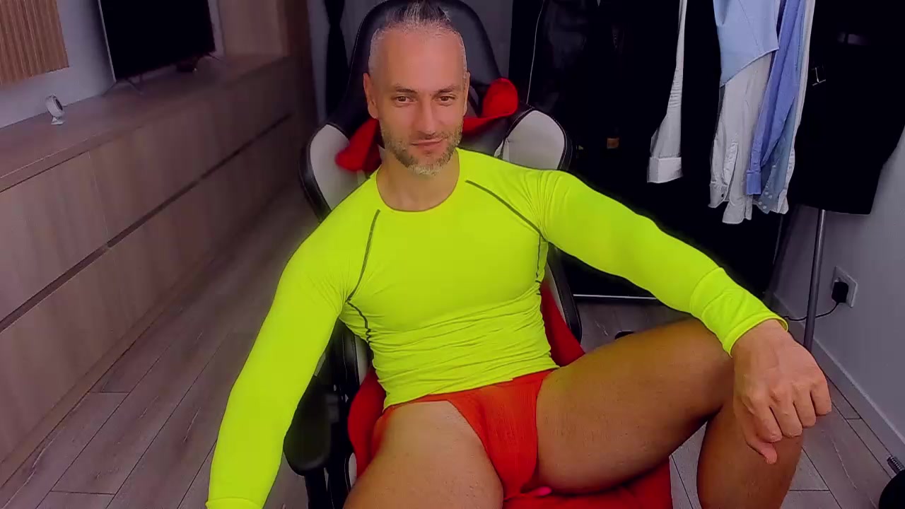 MarisMuscle Live Cam Screenshot – 2025-09-03 08:04:07