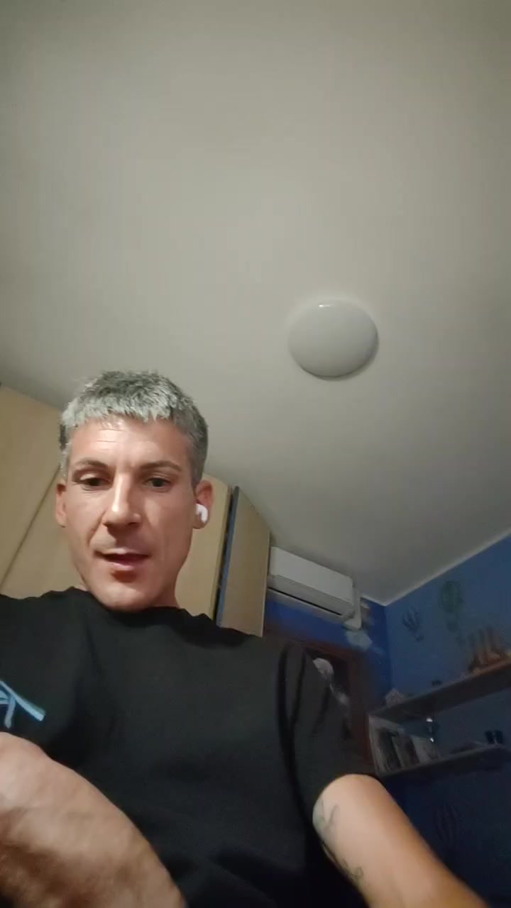 Mattiatoyboy Live Cam Screenshot – 2025-08-07 03:58:49