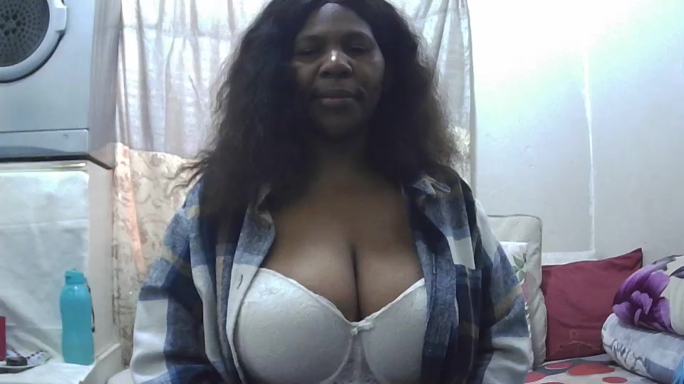 Maturegodess Live Cam Screenshot – 2025-08-04 09:06:22
