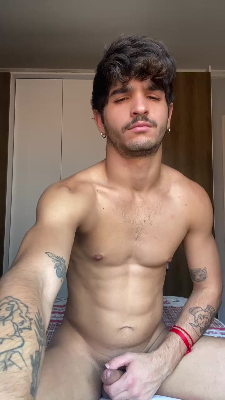 Mauriciobueno20 Live Cam Screenshot – 2025-08-28 17:55:46
