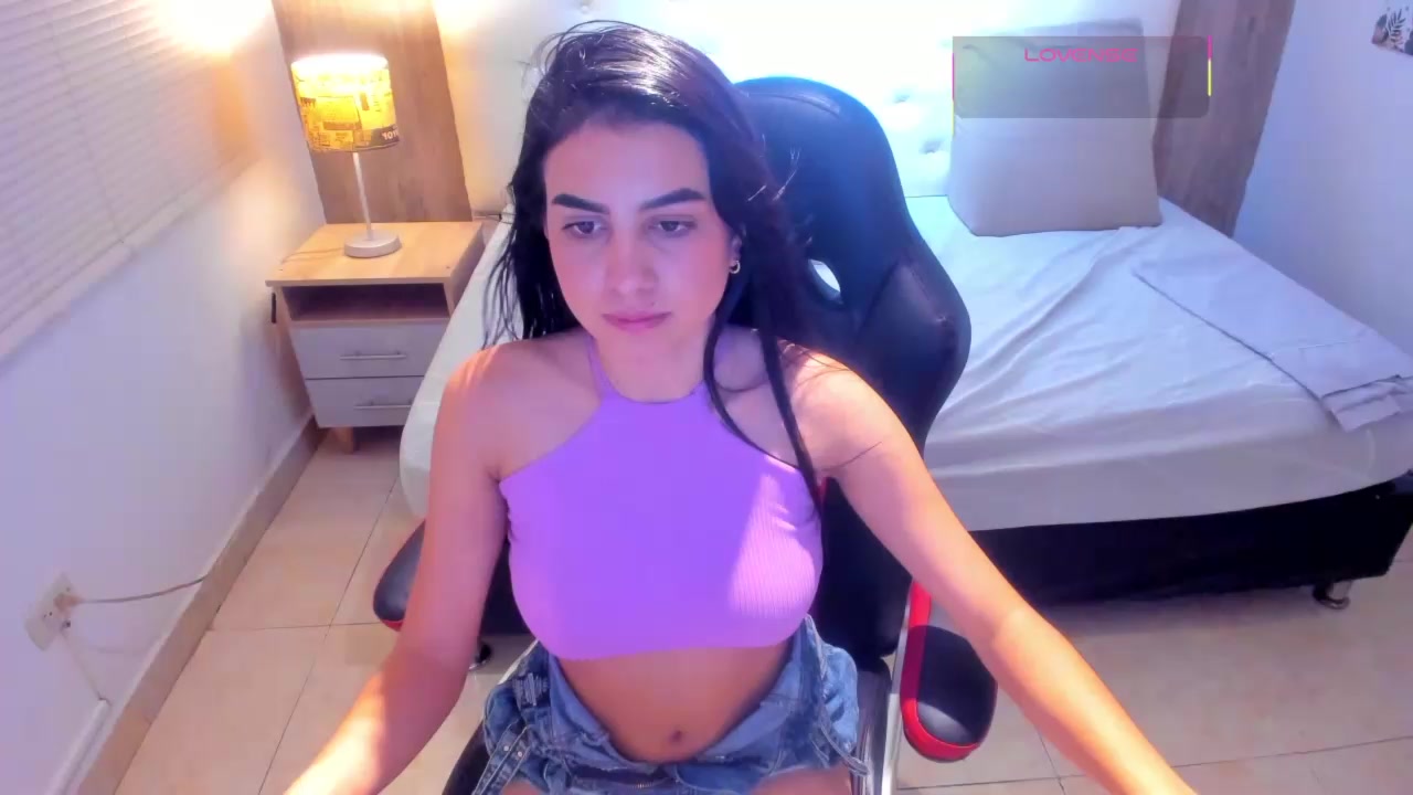 Megan_Carvajal Live Cam Screenshot – 2025-08-07 00:36:31