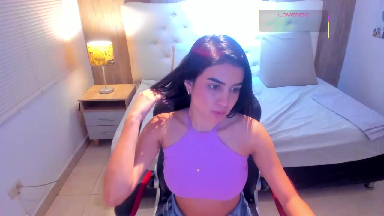 Megan_Carvajal Live Cam Screenshot – 2025-08-07 02:14:39