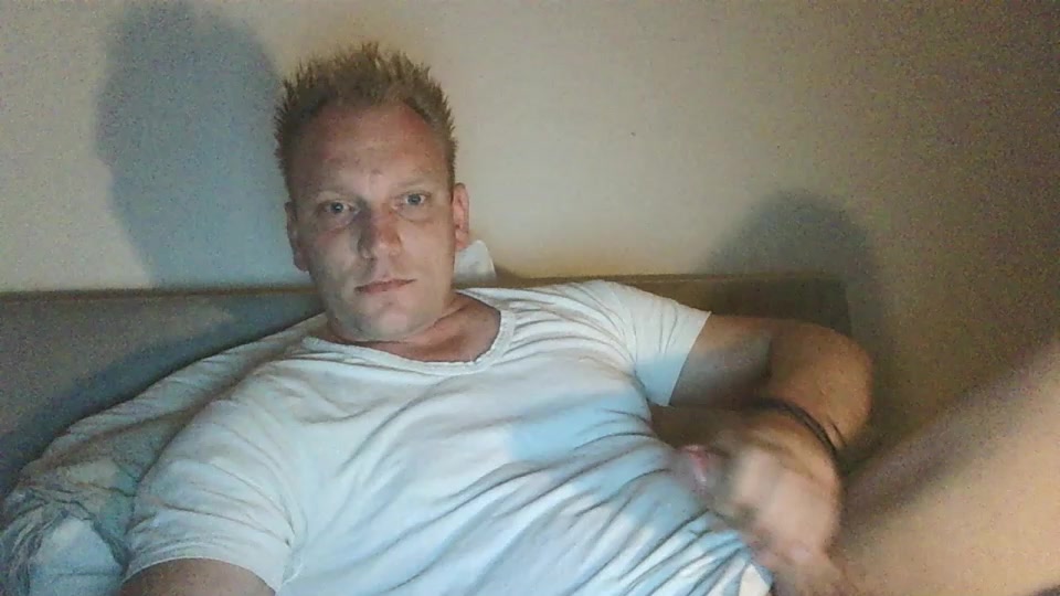 Mickxll Live Cam Screenshot – 2025-08-29 20:45:45