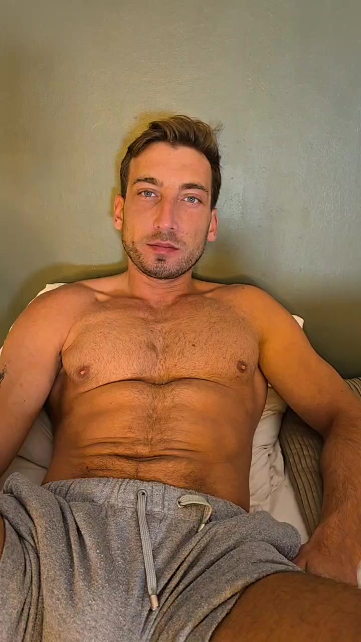 Mika_Ayden Live Cam Screenshot – 2025-08-24 19:46:53