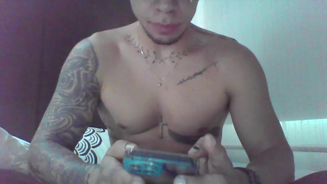 Mikescobar23 Live Cam Screenshot – 2025-08-14 13:40:35