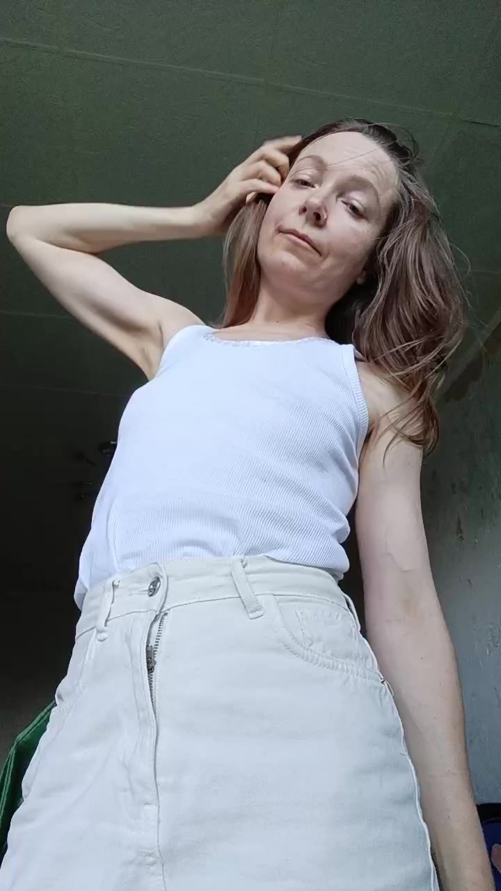 MissDisare Live Cam Screenshot – 2025-08-17 14:32:13
