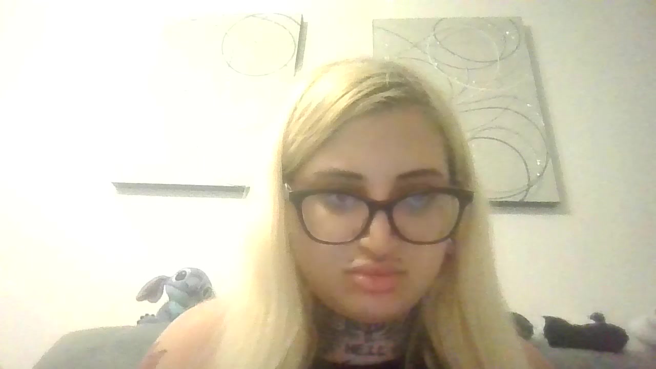 Missalessiaa Live Cam Screenshot – 2025-08-26 01:05:37