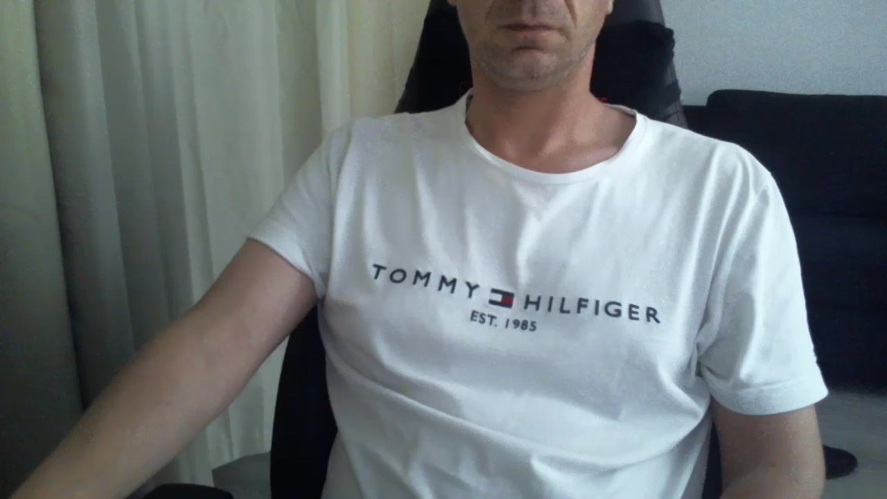 MrNiceGuy1985 Live Cam Screenshot – 2025-08-15 14:14:51