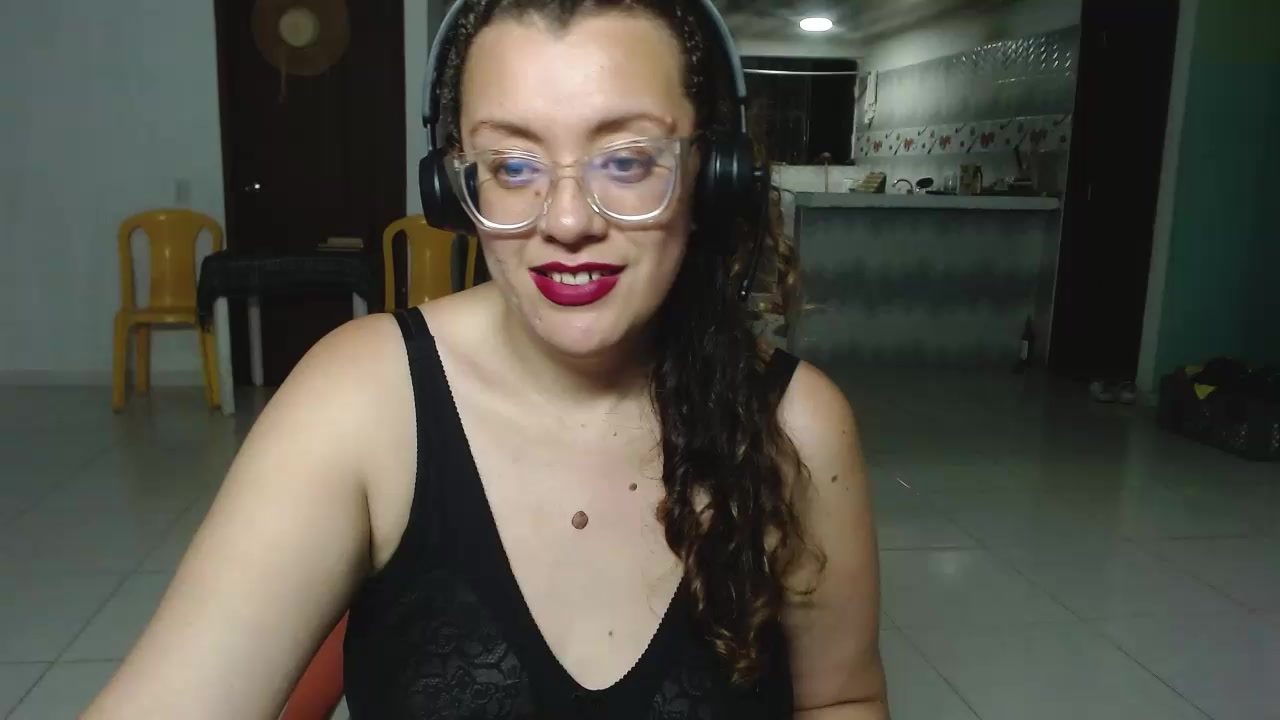 Mrs_agatha Live Cam Screenshot – 2025-08-04 02:45:47