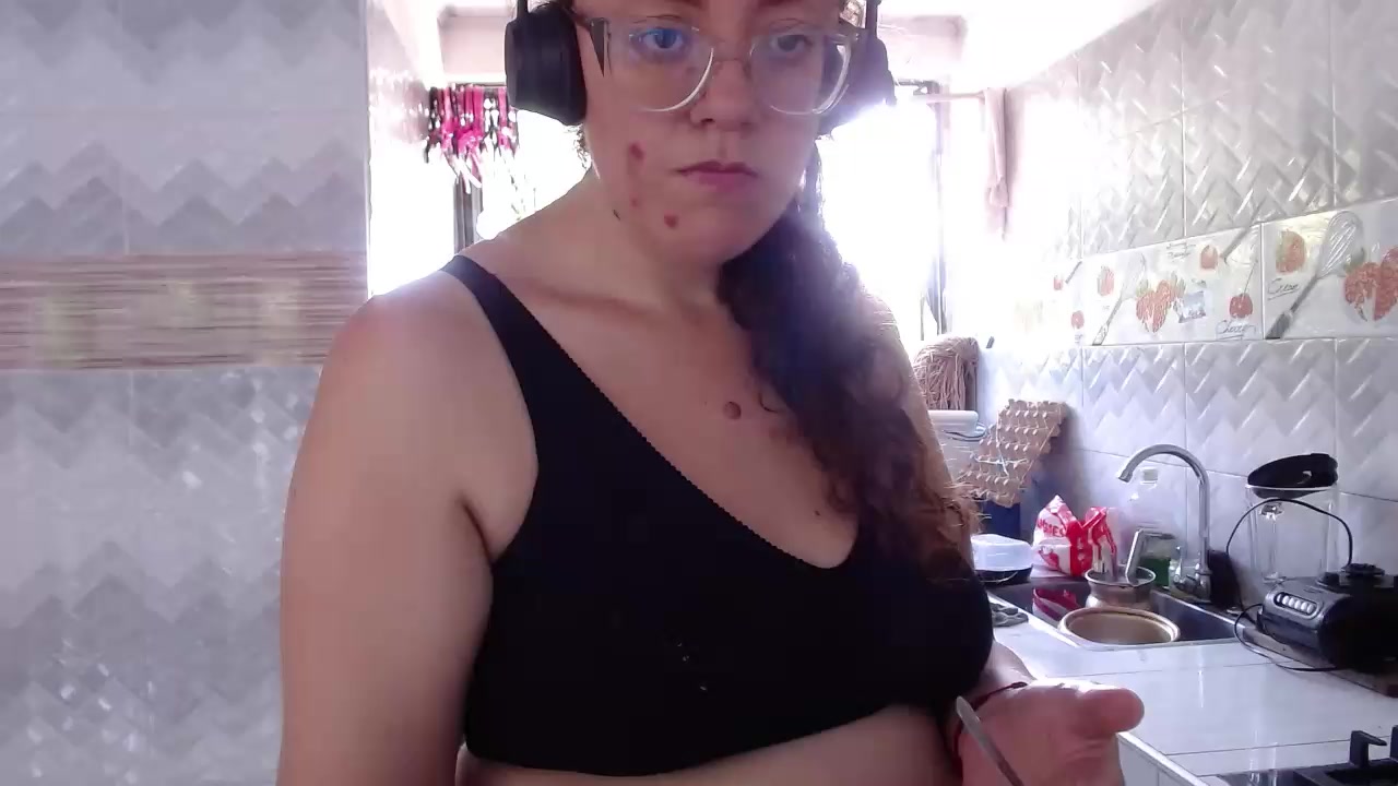 Mrs_agatha Live Cam Screenshot – 2025-08-04 17:47:00