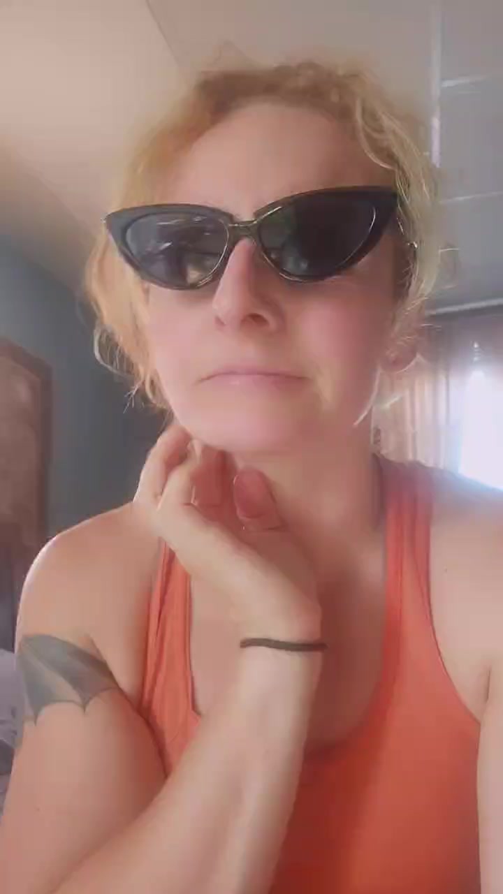 Musclemomma Live Cam Screenshot – 2025-08-05 21:40:49