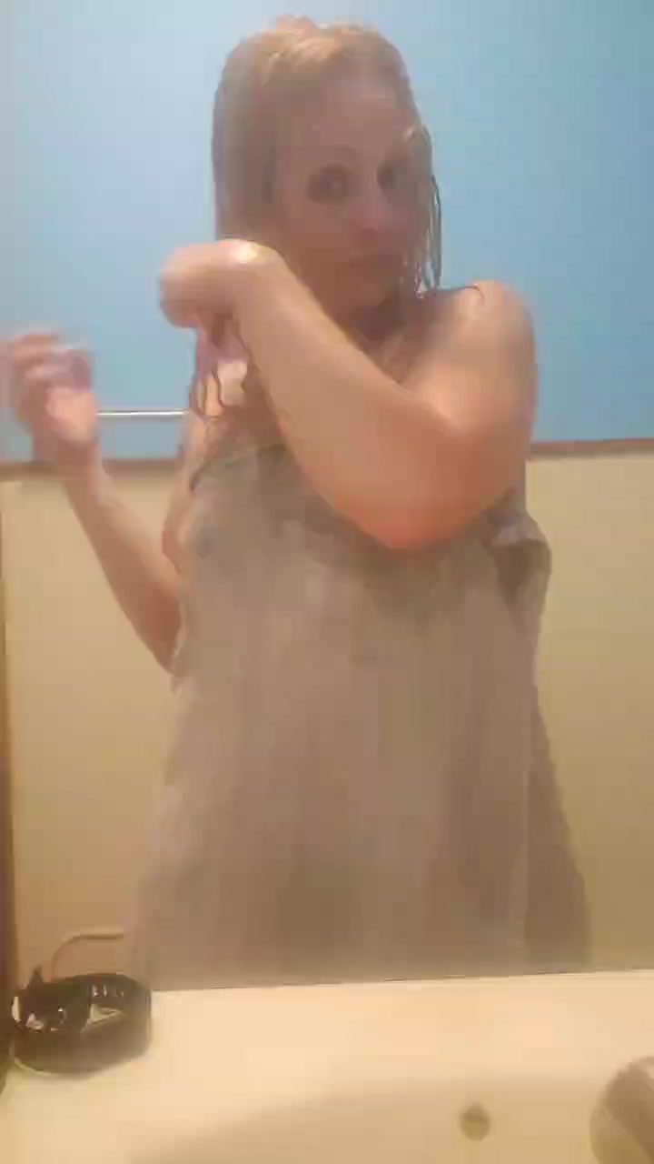 Musclemomma Live Cam Screenshot – 2025-08-06 03:22:53