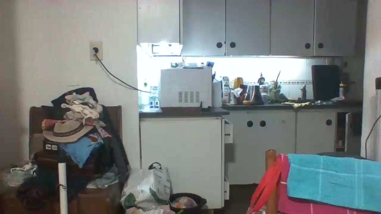 NUTRIAXXX Live Cam Screenshot – 2025-08-06 01:42:27