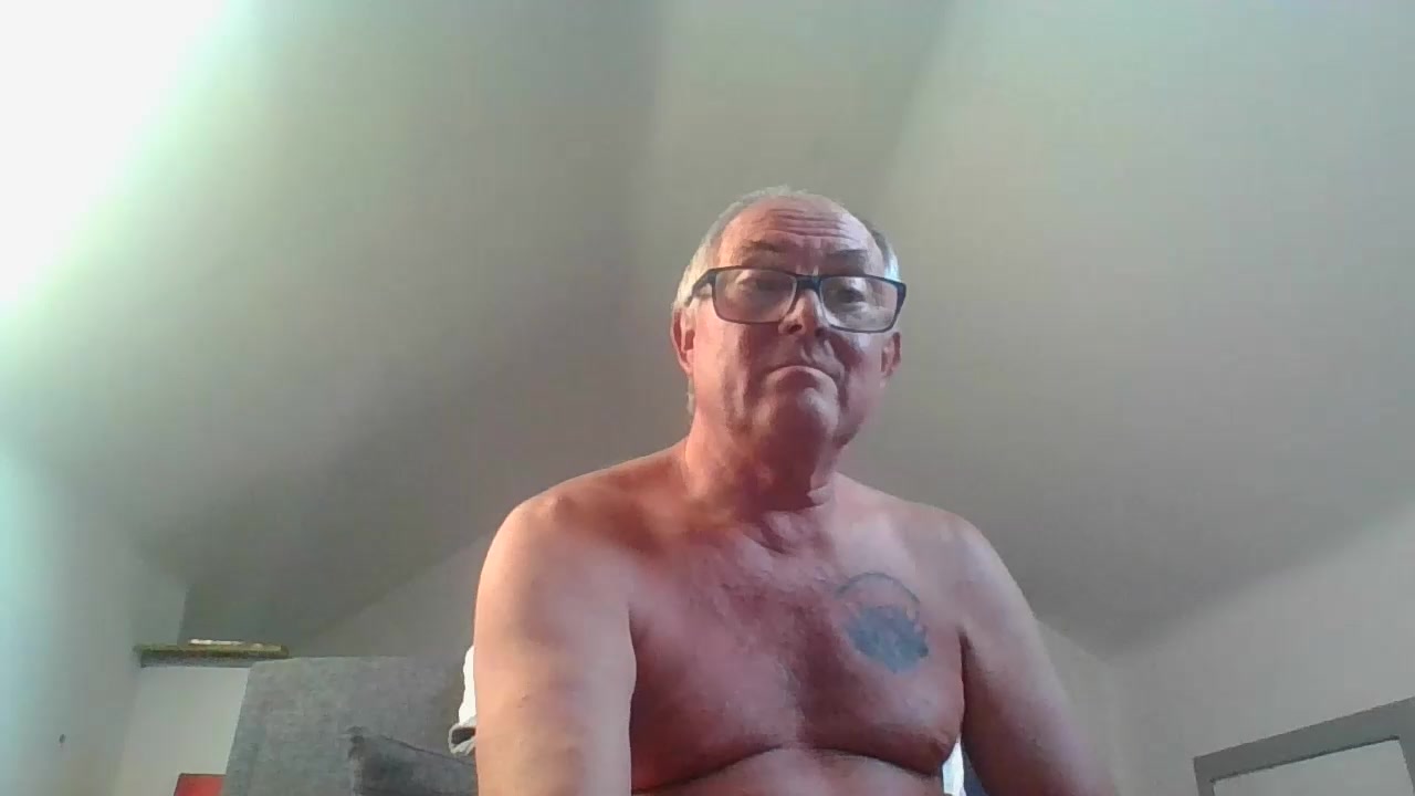 NaughtyGrandad Live Cam Screenshot – 2025-08-17 18:38:15