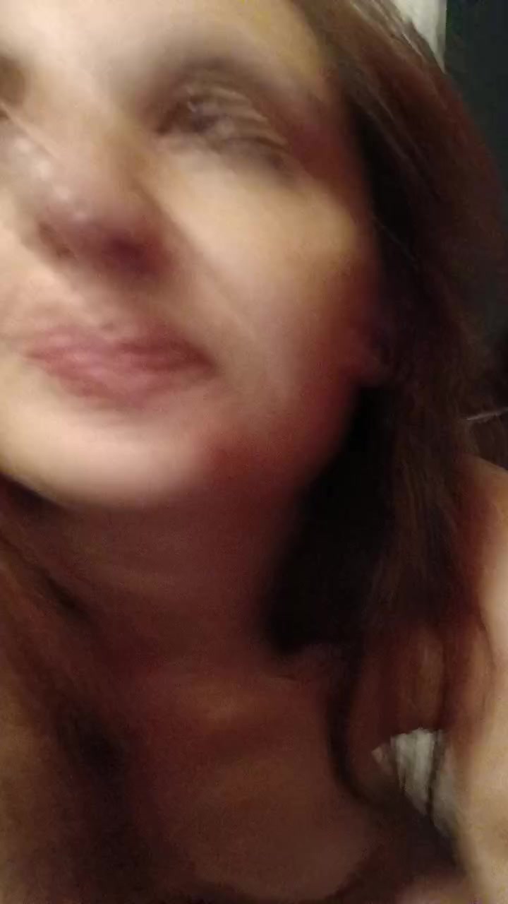 NaughtyHottie69 Live Cam Screenshot – 2025-08-06 04:10:50
