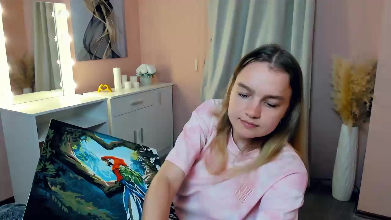 NickieMcenany Live Cam Screenshot – 2025-08-24 12:15:11