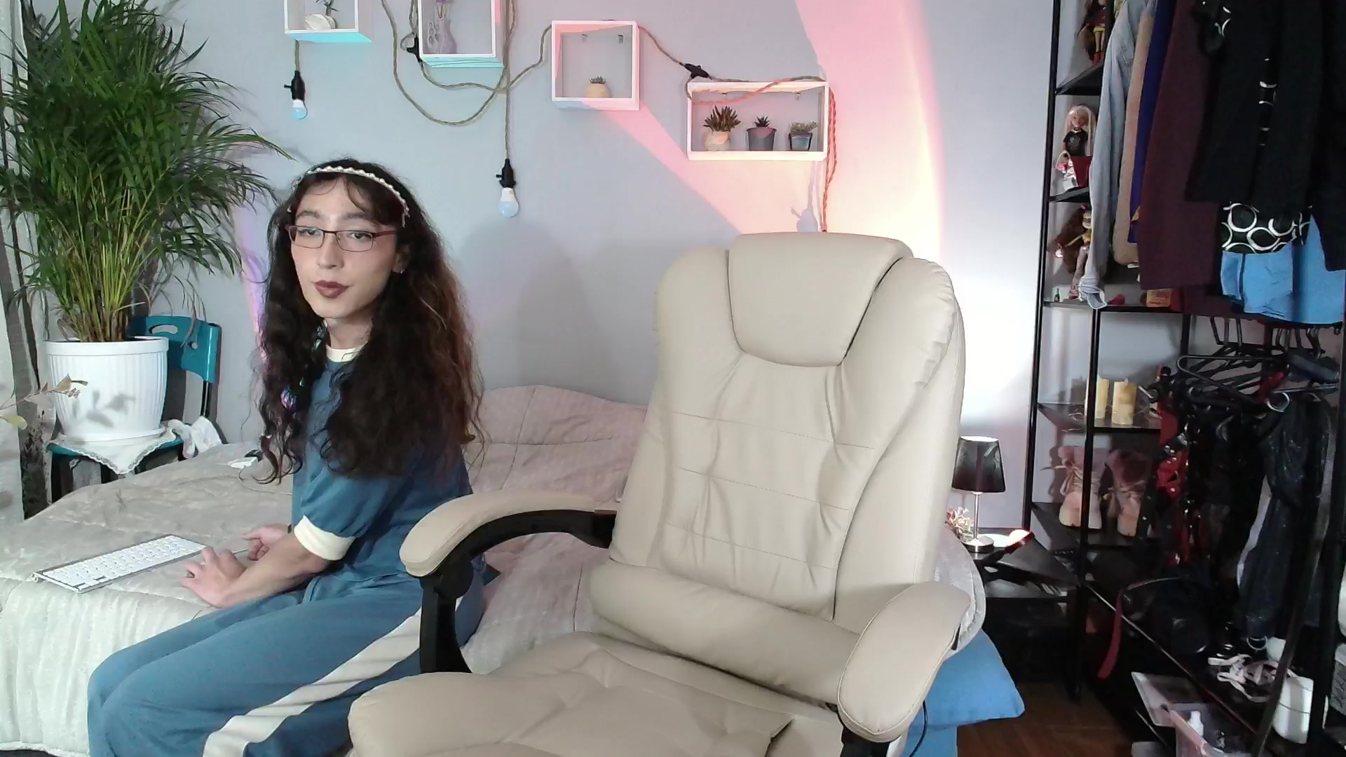 NicoleLpz Live Cam Screenshot – 2025-08-23 01:42:43