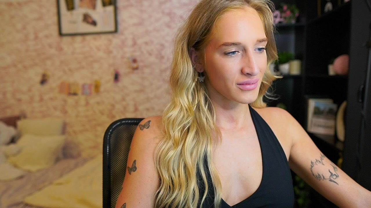 Nicolette__Shea Live Cam Screenshot – 2025-08-04 08:47:16