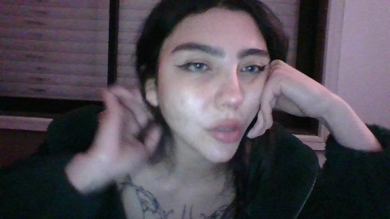 Nightangel222 Live Cam Screenshot – 2025-08-22 05:34:30