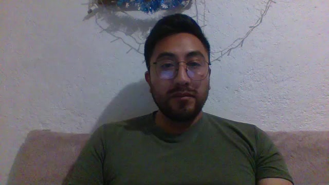 Omargra12 Live Cam Screenshot – 2025-08-26 04:56:20