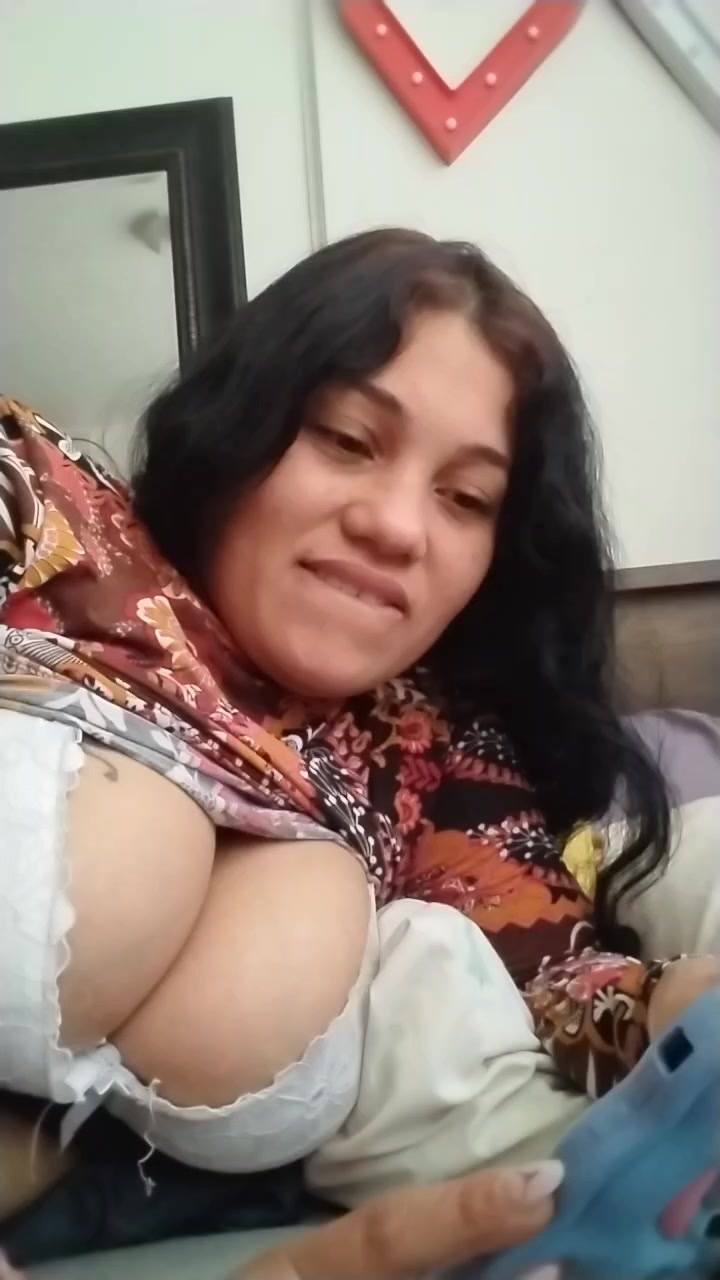 Pamela426 Live Cam Screenshot – 2025-08-18 20:46:09