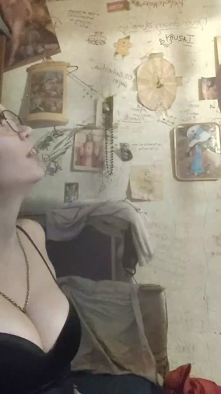 ParejaXXXAR Live Cam Screenshot – 2025-08-16 08:27:32