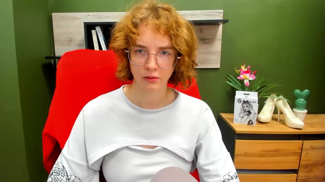 Penny_Pleasure Live Cam Screenshot – 2025-09-17 06:15:16