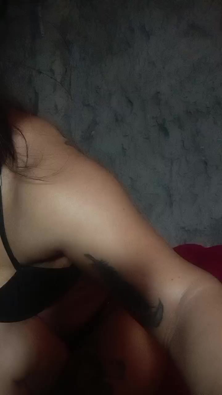 Petipety Live Cam Screenshot – 2025-08-19 01:50:36