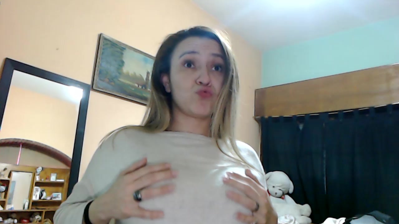 Porkigiirl Live Cam Screenshot – 2025-08-14 04:22:37