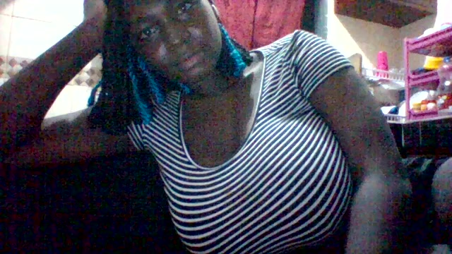 Prettypesh Live Cam Screenshot – 2025-08-06 20:05:46