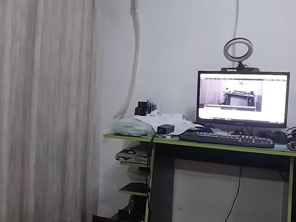 Priscila84 Live Cam Screenshot – 2025-09-13 08:20:27