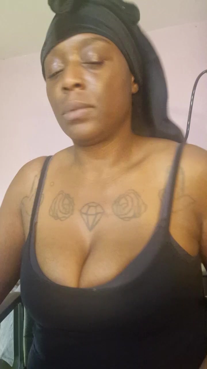 ProDommeMad Live Cam Screenshot – 2025-08-22 20:39:29