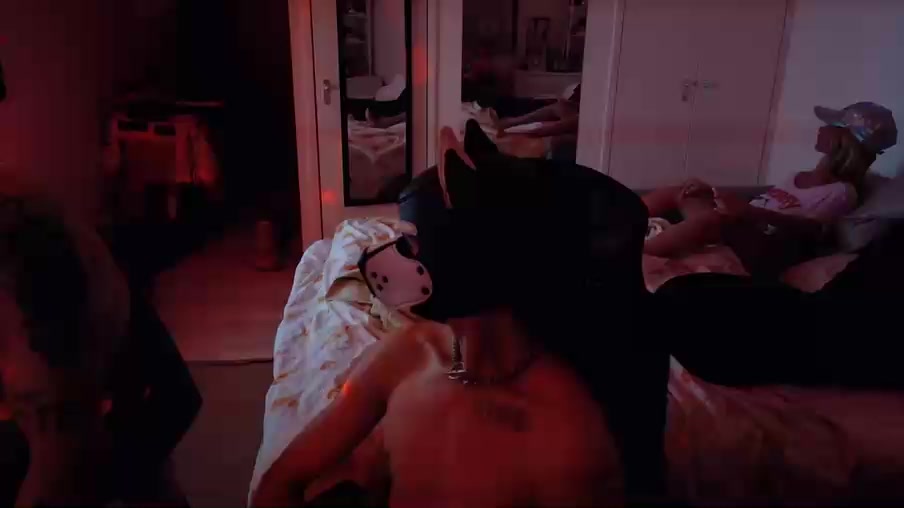 PuppWolf Live Cam Screenshot – 2025-08-21 07:24:25