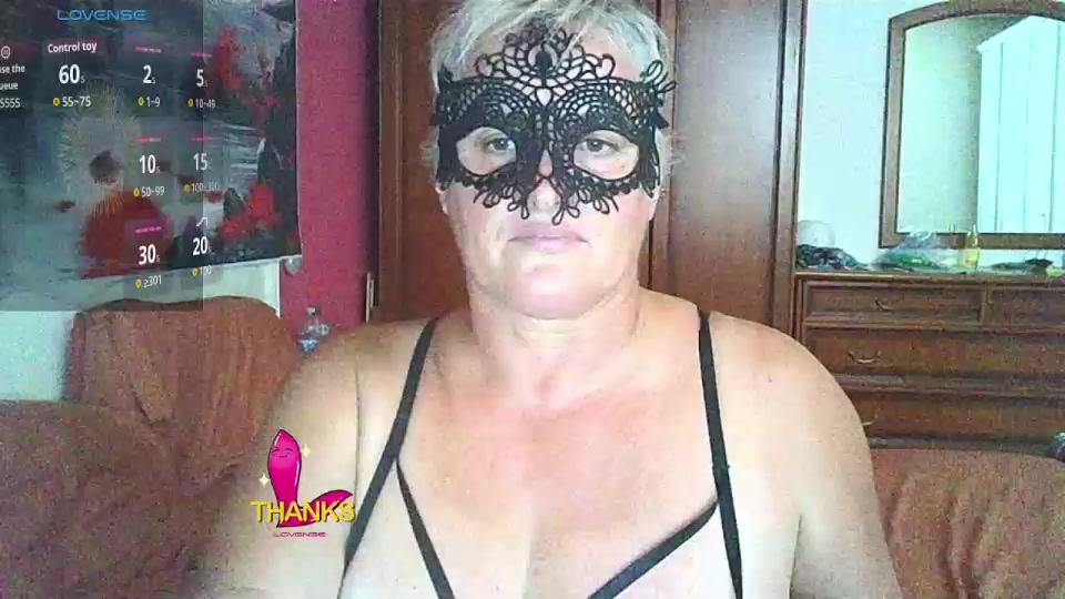 QueenAPE Live Cam Screenshot – 2025-08-27 16:46:38