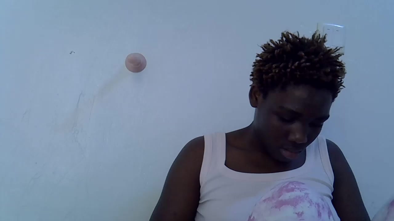 Queen_Sexxy18 Live Cam Screenshot – 2025-08-04 12:53:37