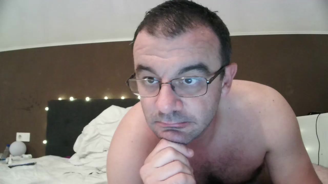 Qwerty69321 Live Cam Screenshot – 2025-09-01 00:02:40