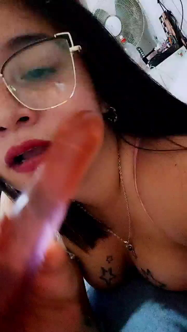RachelUzumaki Live Cam Screenshot – 2025-09-03 00:08:54