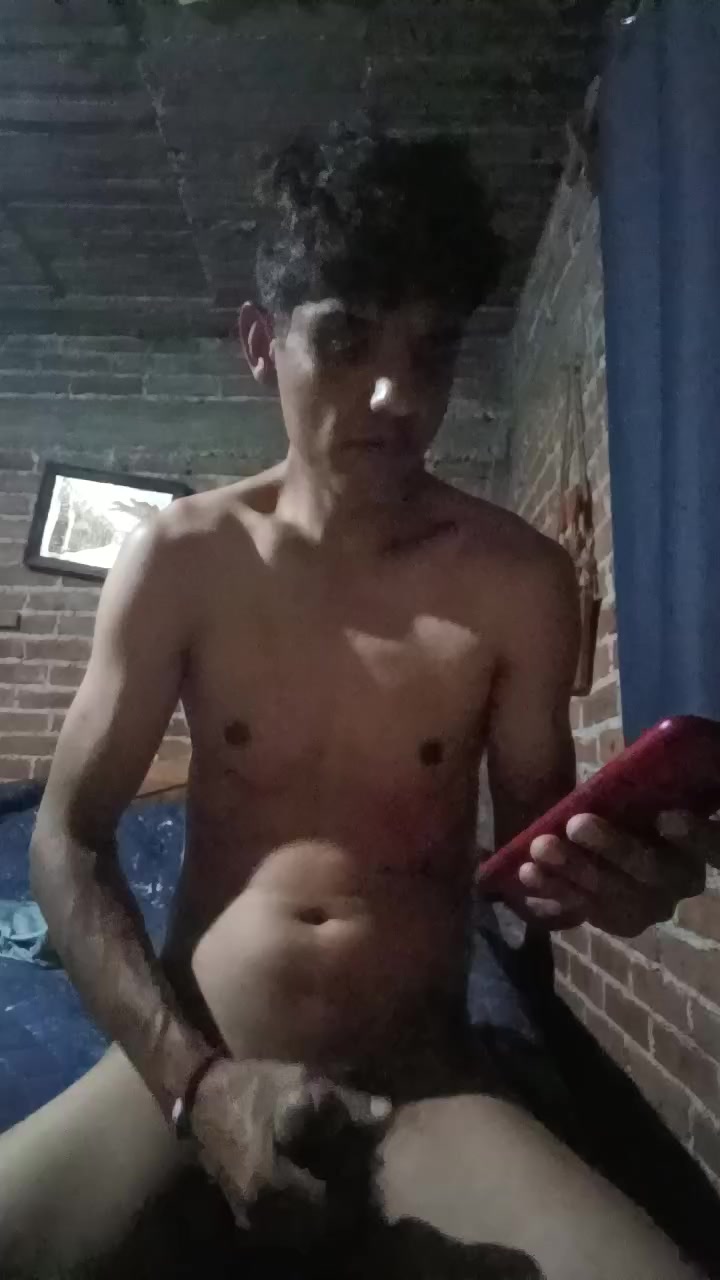Rafael21038 Live Cam Screenshot – 2025-08-04 06:05:17