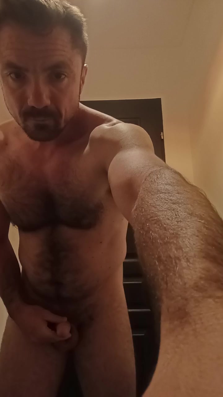 Rick8271 Live Cam Screenshot – 2025-08-25 00:16:32